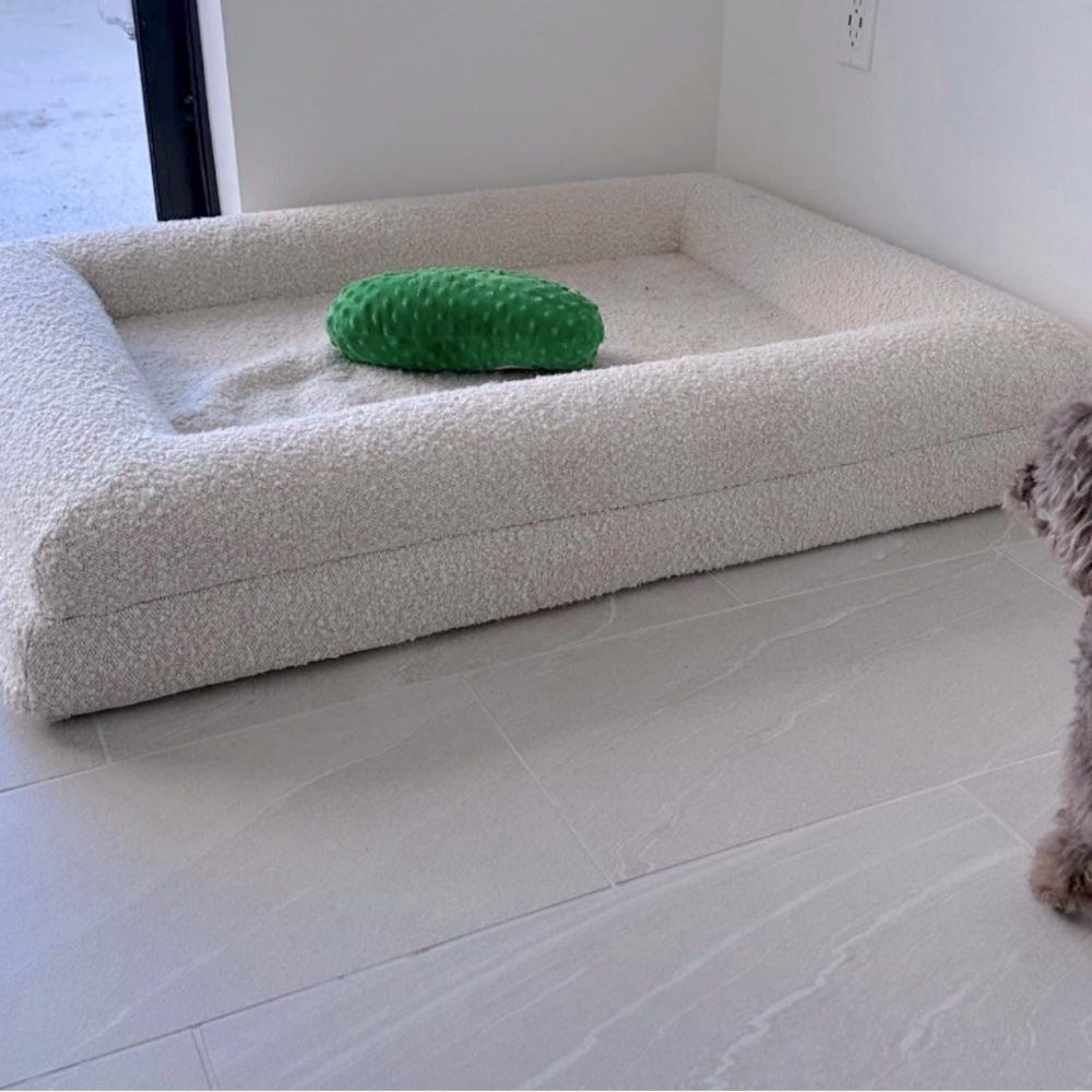 BARNEY LARGE DOG BED